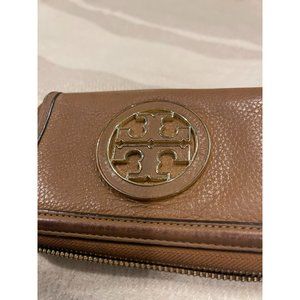 Tory Burch Amanda Continental Zip-Around Wallet